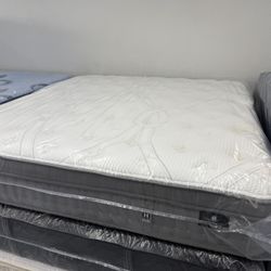 KING SIZE AIRELOOM PILLOW TOP MATTRESS & BOX SPRINGS 
