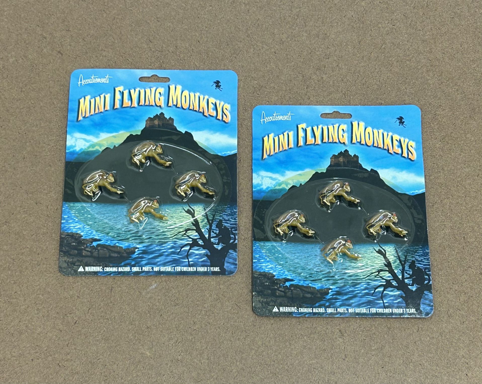2007 Accoutrements “MINI FLYING MONKEYS”Toy Miniature( NIP)