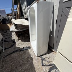 Hi Everyone We This New Open Box Tub Have Some Exterior Dent Store Price $329 We Selling This For $90 Dls  Also If Need Walls I Have One Set Also Have