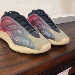 Yeezy 700 V3