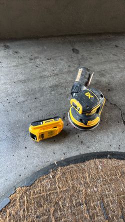 Dewalt palm sander and battery