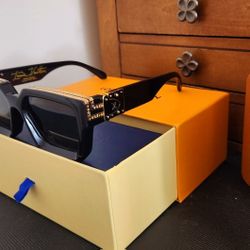 LOUIS VUITTON 1.1 Millionaires Sunglasses

