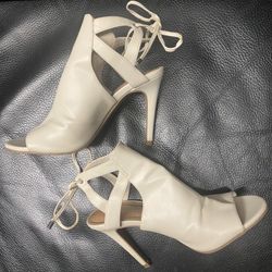 Bone 4” High Heel sandals Size 5 1/2