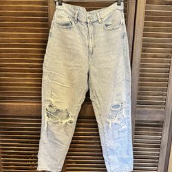 H&M Mom Loose-fit Ultra High Waist Jeans - Size 10