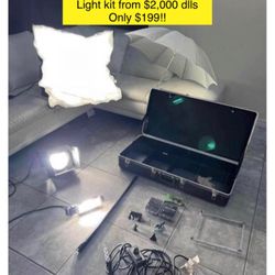 From $2000 only $199! lowel light kit with hard case/equipo de iluminacion con maletin duro