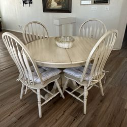 Round Farmers Kitchen Table