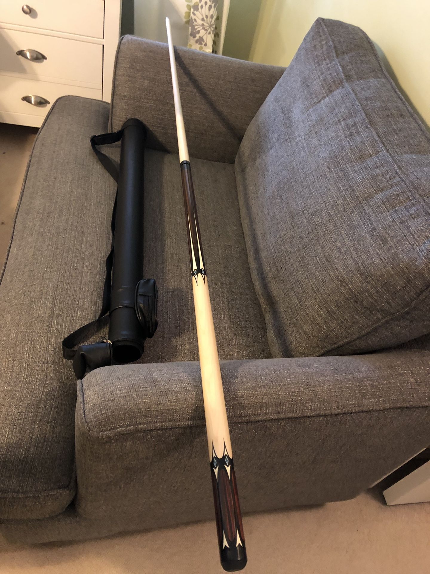 Rage Pool cue with carrying case