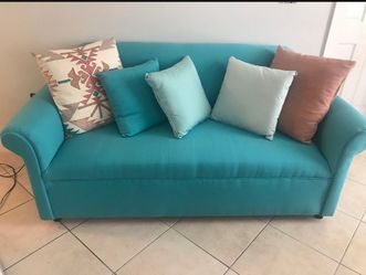 Freshly Reupholstered Coastal Sofa w/ Accent Pillows – Excellent Condition