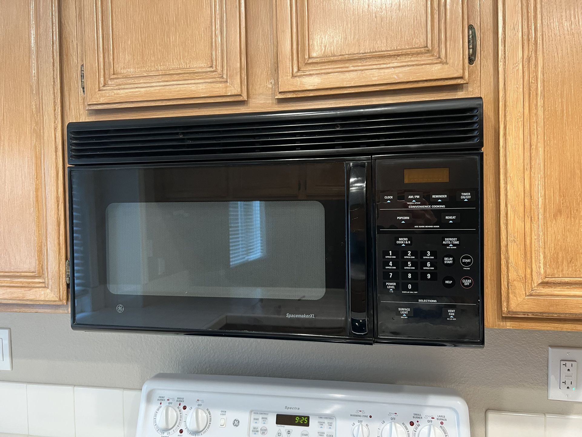 Microwave GE Spacemaker XL
