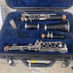 Selmer Clarinet With Case