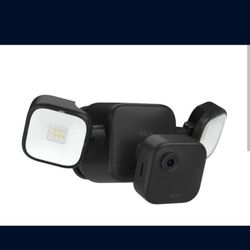 7 BLINK CAMERAS FOR INSIDE AND OUTSIDE