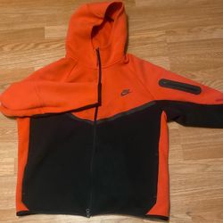 Red And Black Nike Tech Size XL 