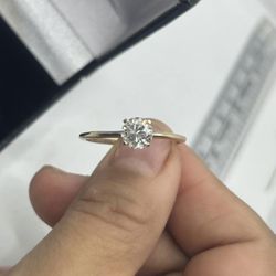 1 Carat Solitaire Diamond Ring 