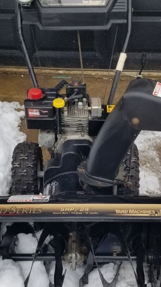 Yard Machines, Snow Blower