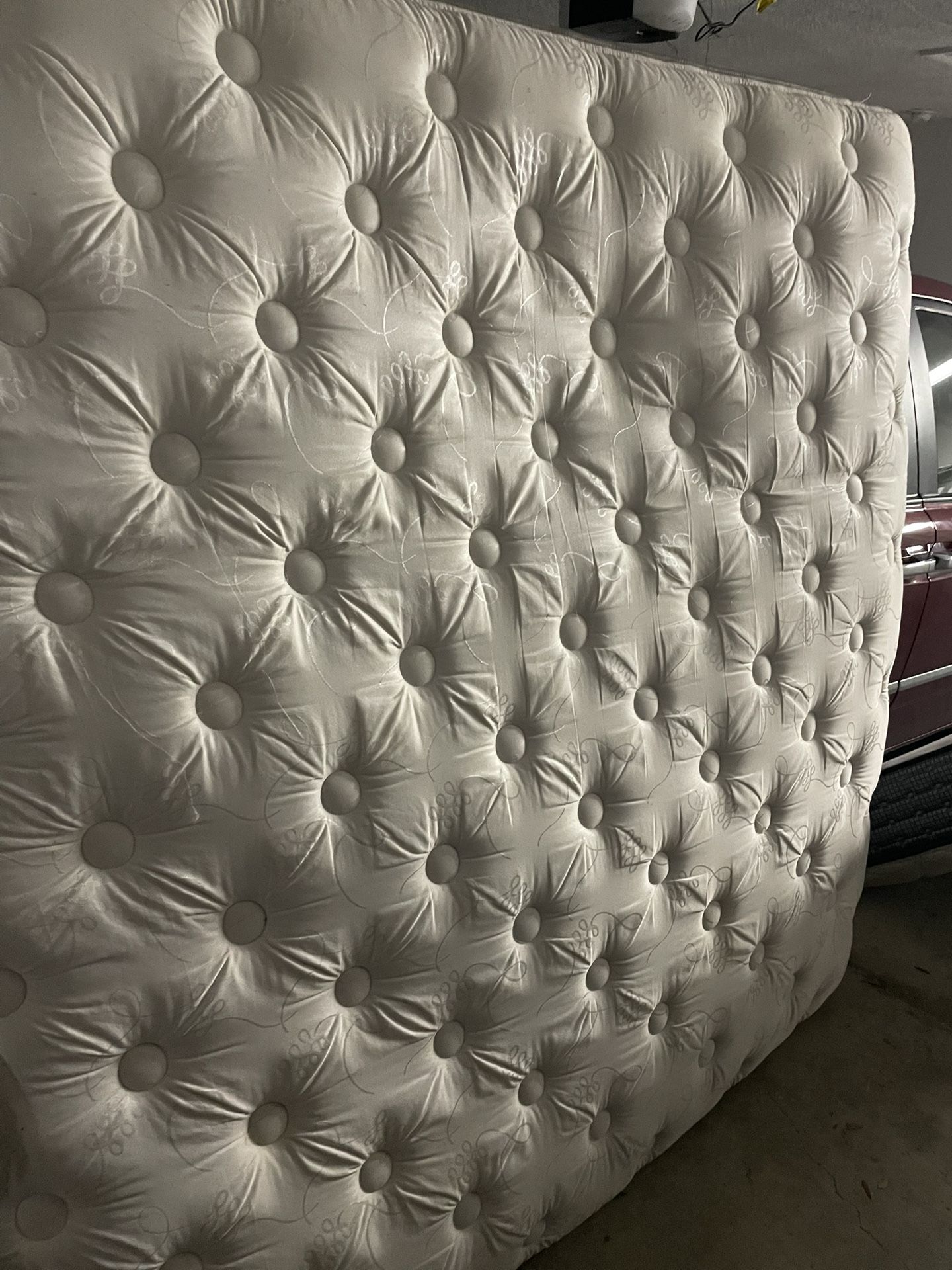 Beauty Rest King Mattress And Box Springs