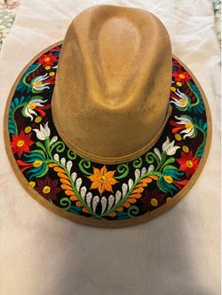 Sombrero  bordado para dama