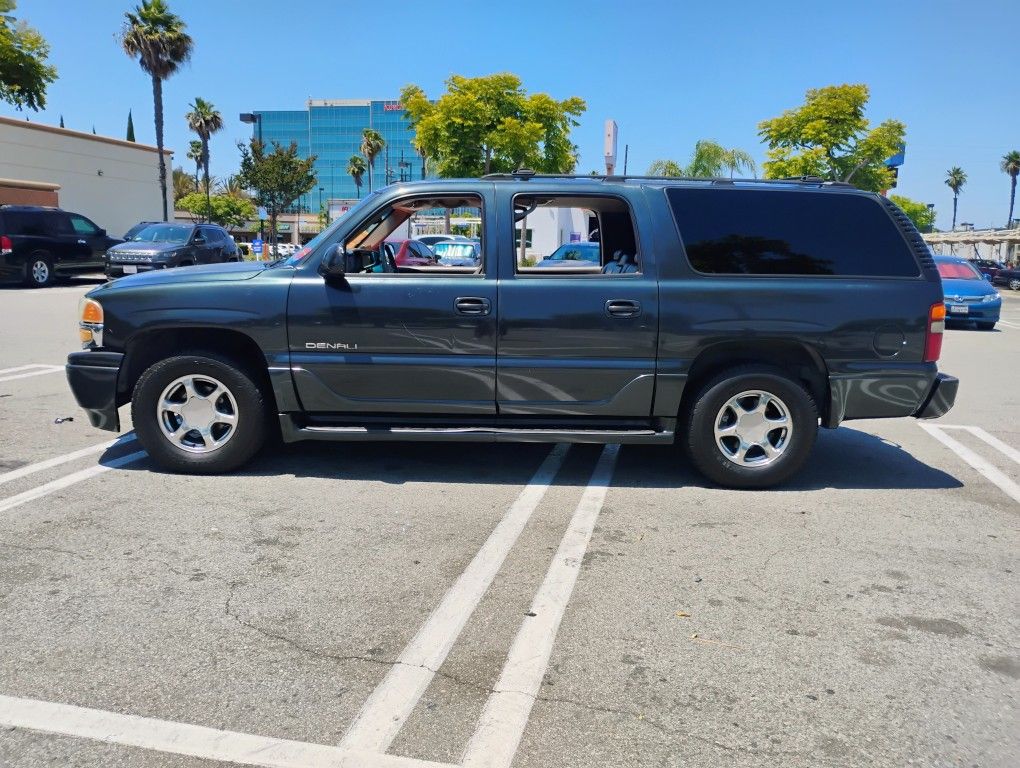 2003 GMC Yukon XL Denali