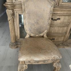 China Cabinet + 8 Chairs