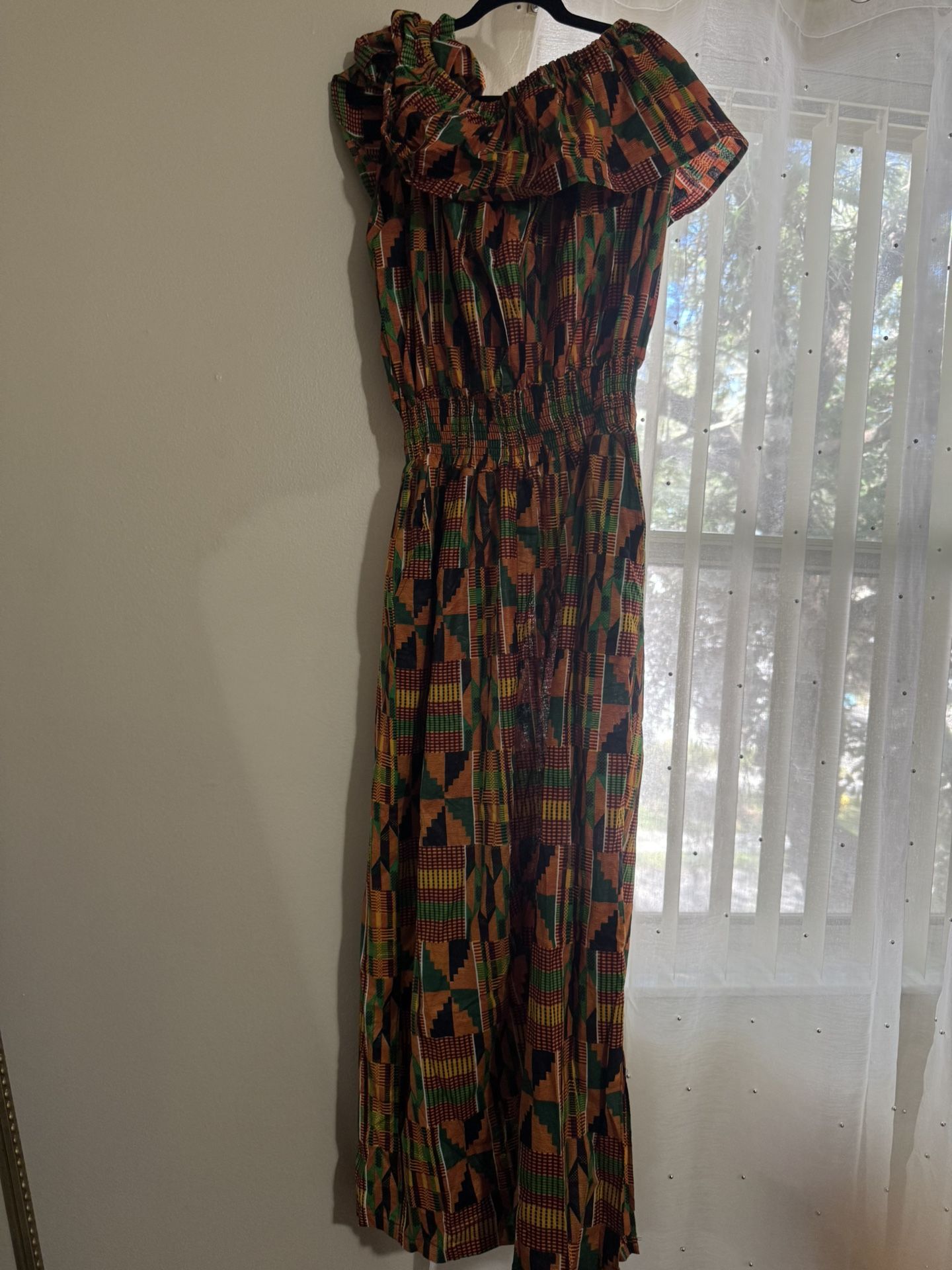 🥳Vibrant African Print Maxi Dress – Off Shoulder, Size M/L