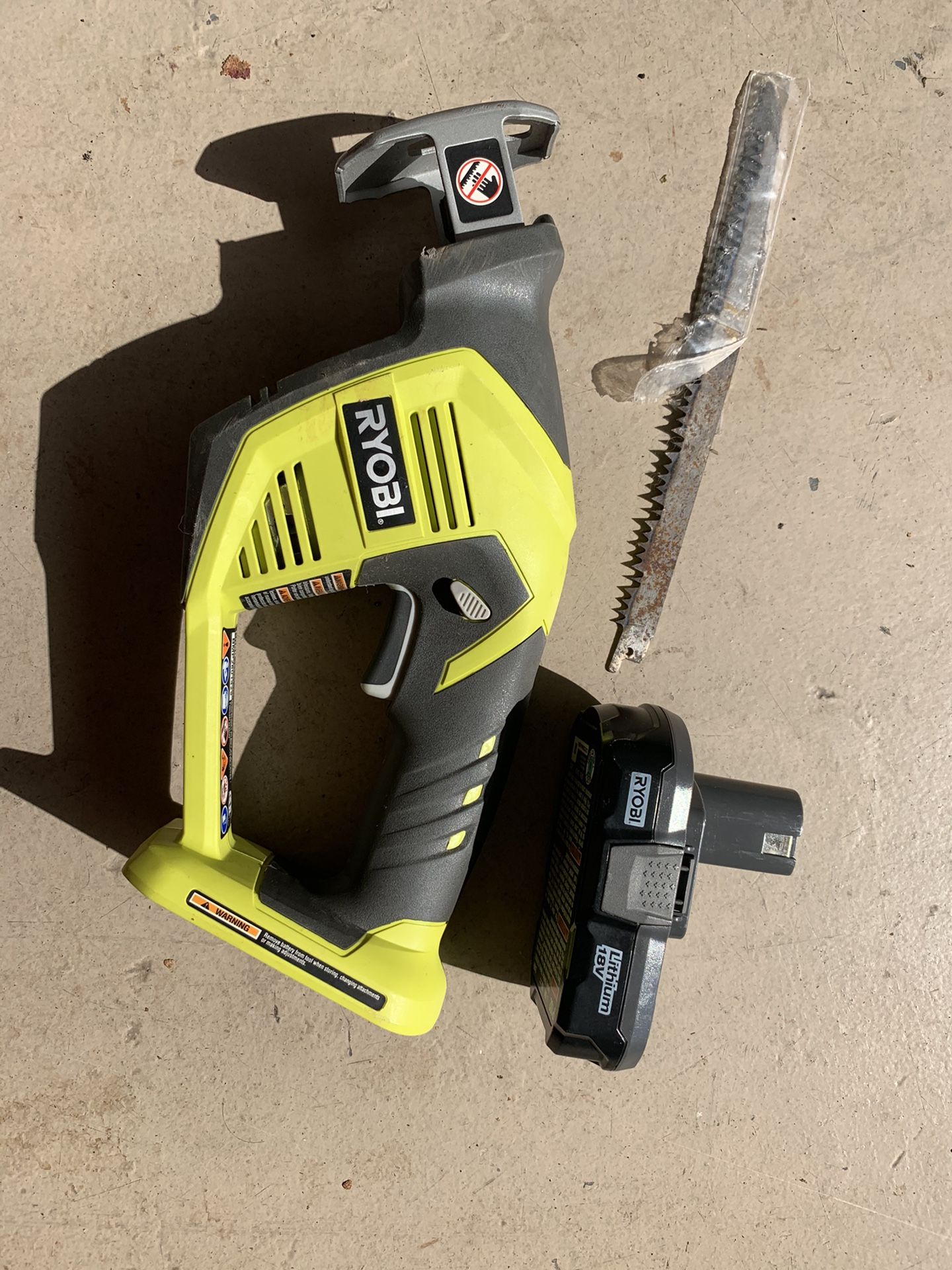 Ryobi Cordless Reciprocating Pruner P560-Battery Included
