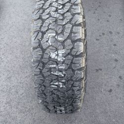 (1) 265/70R17 Bfgoodrich All Terrain 