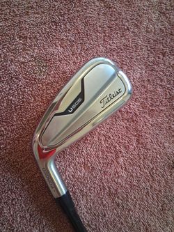 Like new left hand titleist 2025 26  u 505 utility club