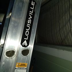 10-ft Louisville Extension Ladder Aluminum
