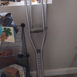 Crutches 