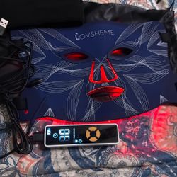 Lovsheme Face Mask ( New) 