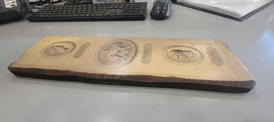 🏛️ VINTAGE ROMAN INTAGLIO ENGRAVING ON LIVE EDGE WOOD PLAQUE 🏛️
