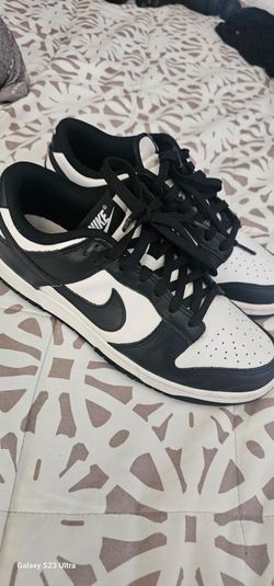 Dunk Nike shoes 8.5