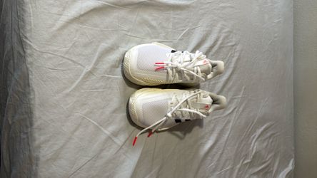 Adidas SoleMatch Bounce Tennis shoes