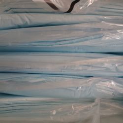 100Pee Pads With 3 XL Vinyl Gloves Boxes CANT DELIVER SRRY 