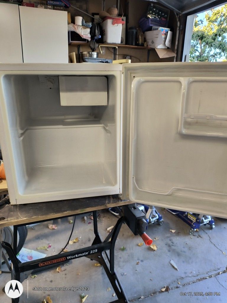 Chefmate Mini Fridge