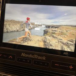 Nordic Track Commercial 14.9 Power Incline Elliptical