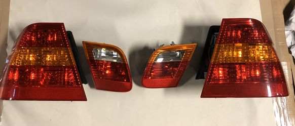 BMW ‘03 325i Tail Light ORIGINAL