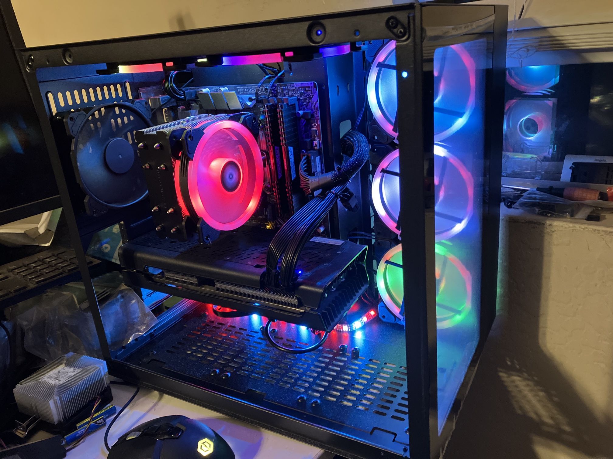 Intel Gaming PC -i5 8600K/16GB/ Radeon RX 5700