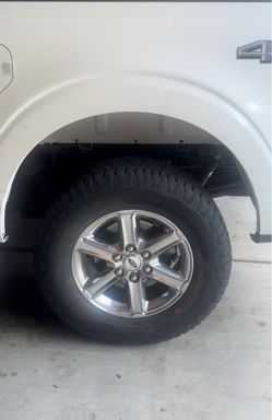 Near Brand new 2025 Ford F150 Lariat Stock Wheels