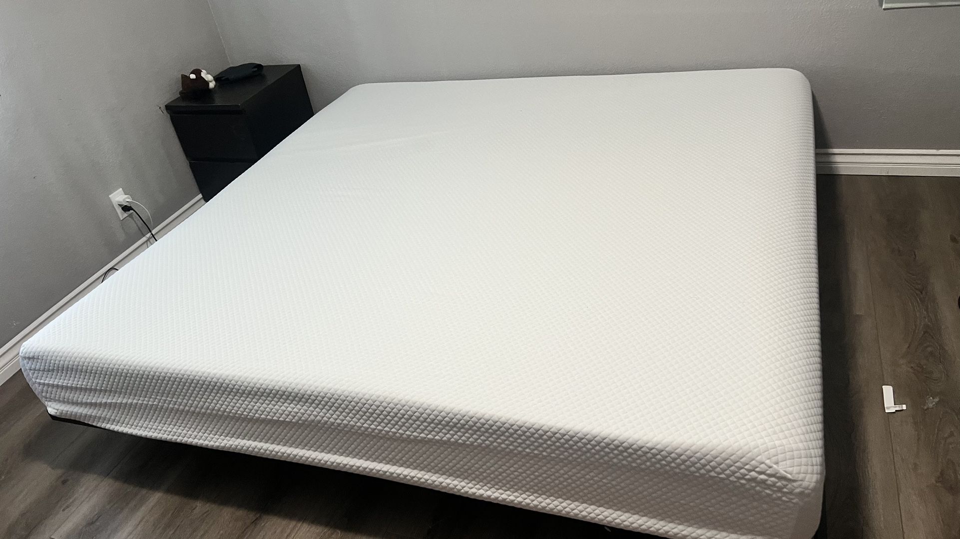 Cali King Bed and Floating Bed Frame