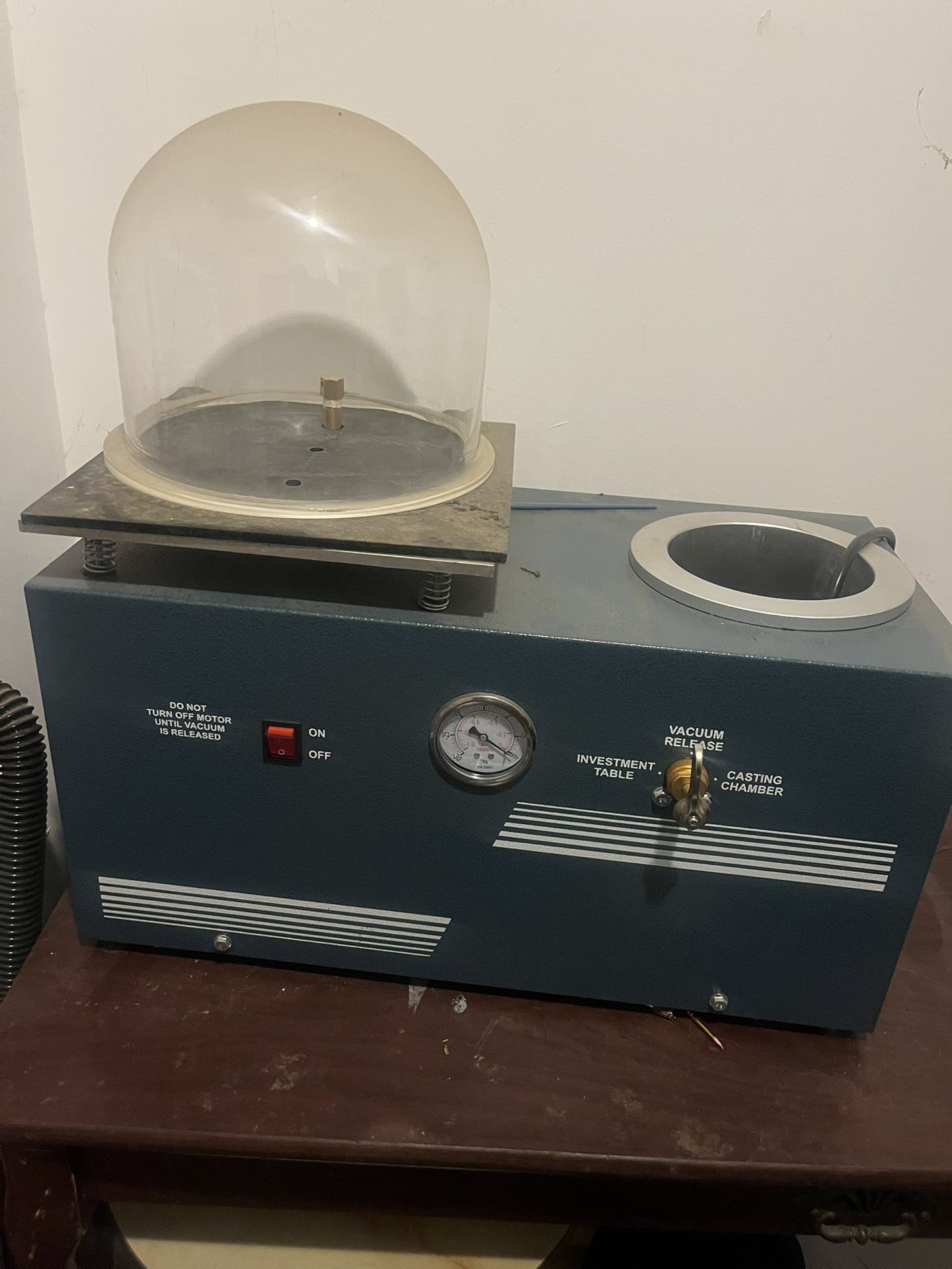 Vacuum & Casting Chamber