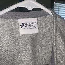 Annadele Alpacas 100% Alpaca Cape Shawl Poncho Wrap Grey 55x40 NEW!