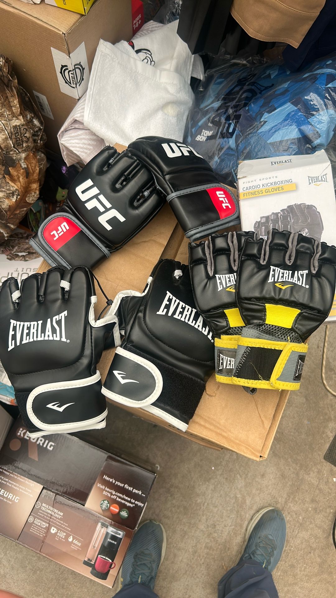 UFC Everlast Gloves Grappling Brand New