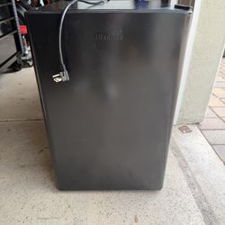 HISENSE Mini Fridge (Flawless)