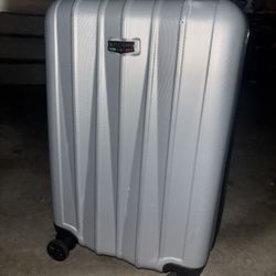 GREY CARRY ON SUITCASE