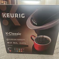 KEURIG COFFEE MAKER