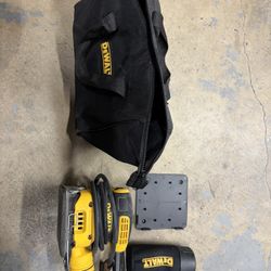 Dewalt 2.3 Amp 1/4 Sheet Sander