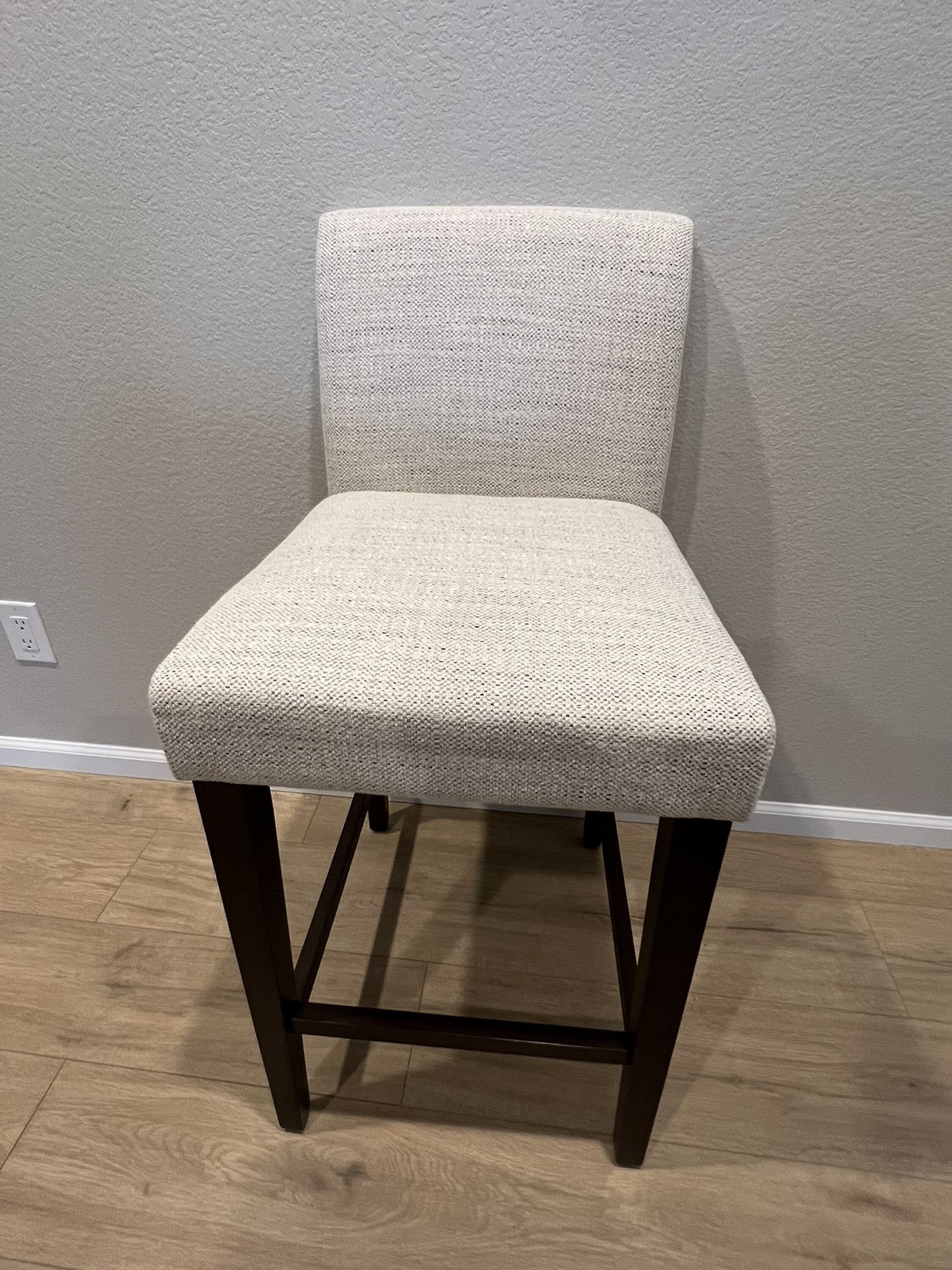 2x Nearly New Bar Stools