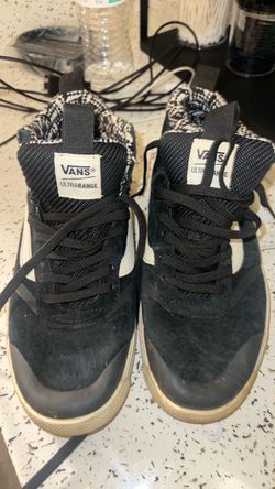 Hiking shoes  (men’s 6.5) (women 8)