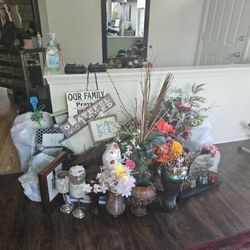 Free Free Womens Clothes Xl And Large Great Condition And Home Decor Great Condition All.needs To Gogo Free 