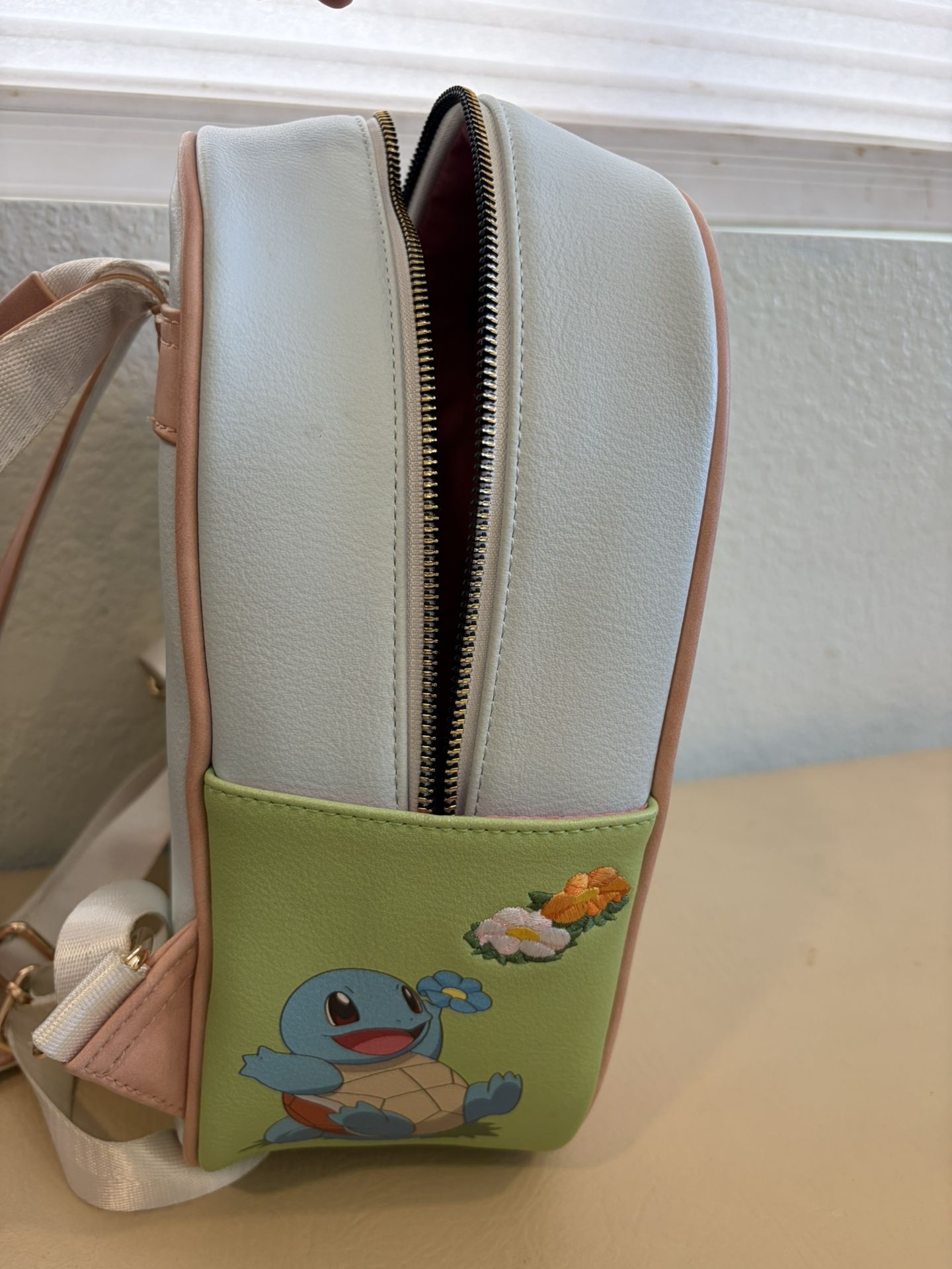 Bioworld Pokémon Bulbasaur & Pikachu Picnic Mini Backpack  display picture 2
